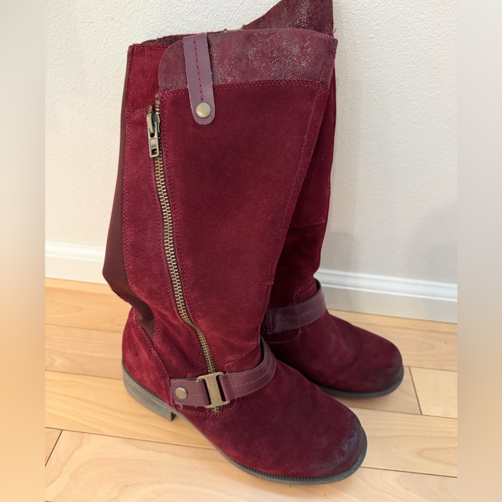 Earth origins maroon zippered boot